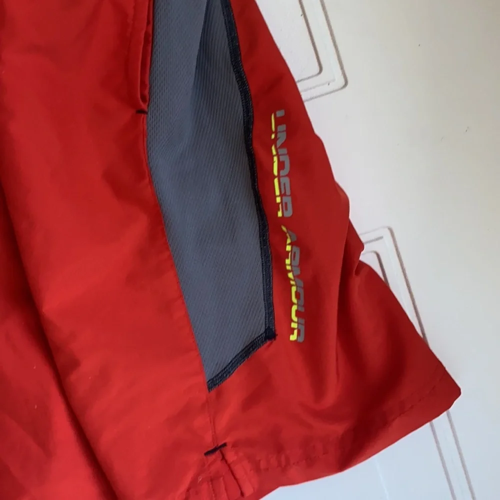 Men’s Under Armour Shorts Orange XL